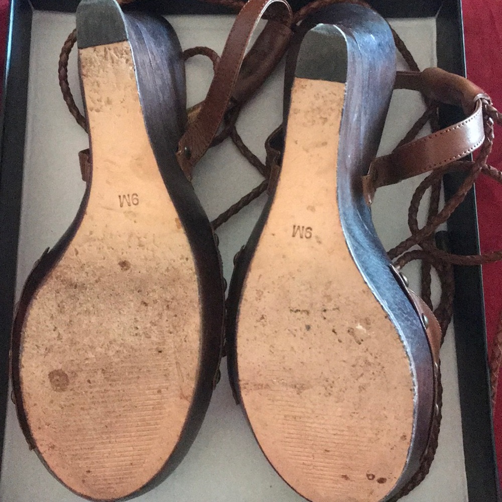 DIANE VON FURSTENBERG LEATHER WEDGE SANDALS - Picture 6 of 6